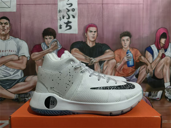 Kevin Durant's TREY 5-0001