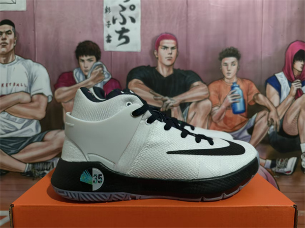 Kevin Durant's TREY 5-0003