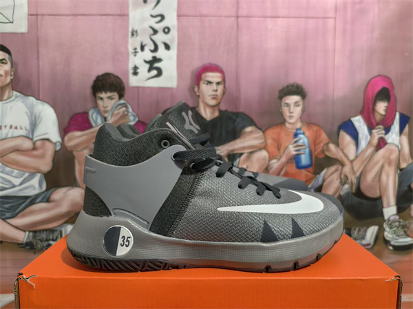 Kevin Durant's TREY 5-0006