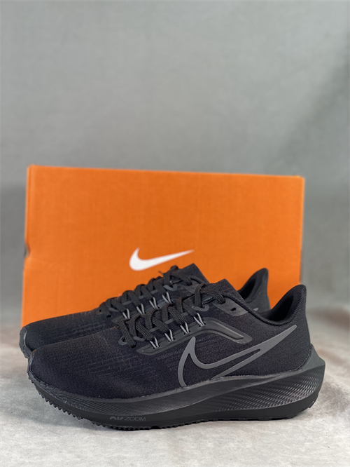 Nike Zoom Pegasus-M-066