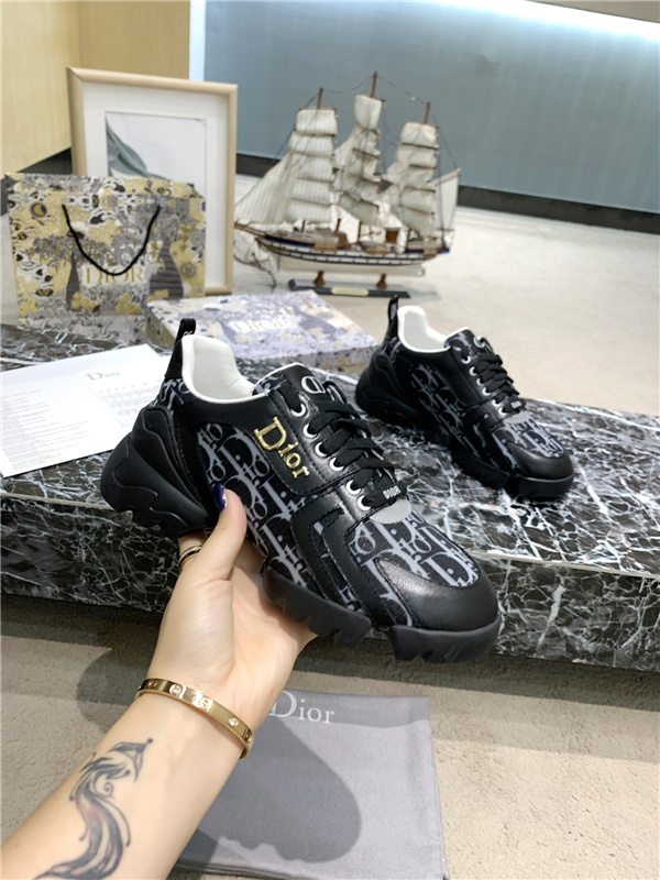 Dior Shoes-W-279