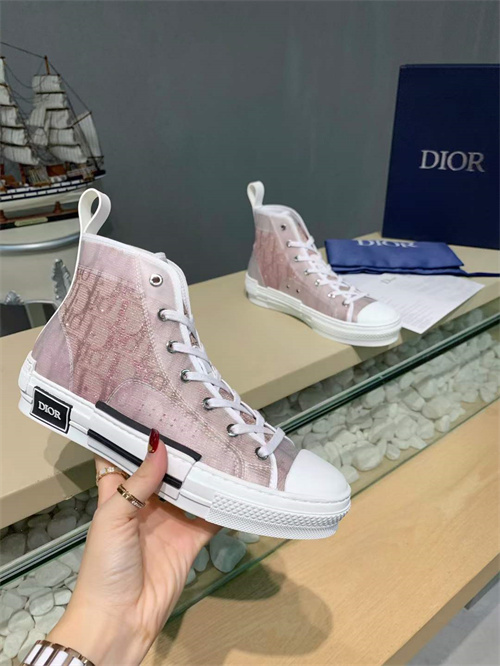Dior Shoes-M-949