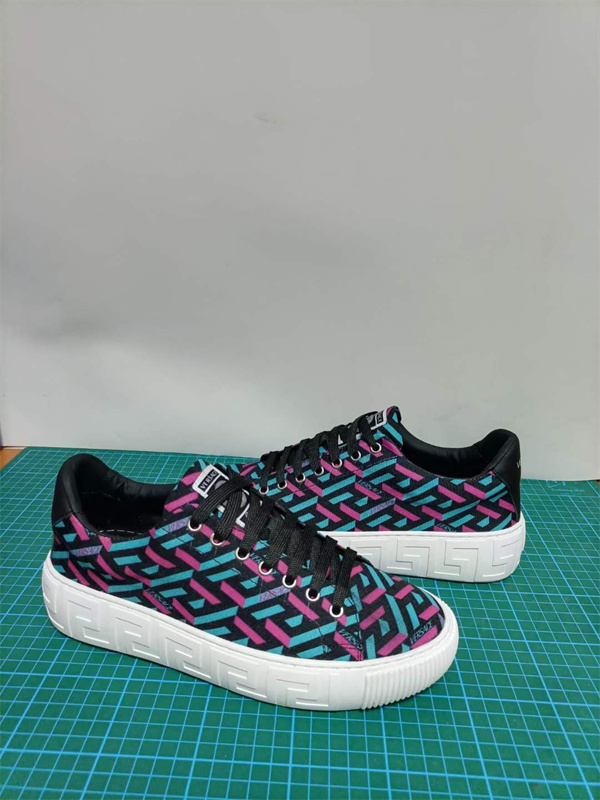 Versace(AAA)Shoes-W-0002